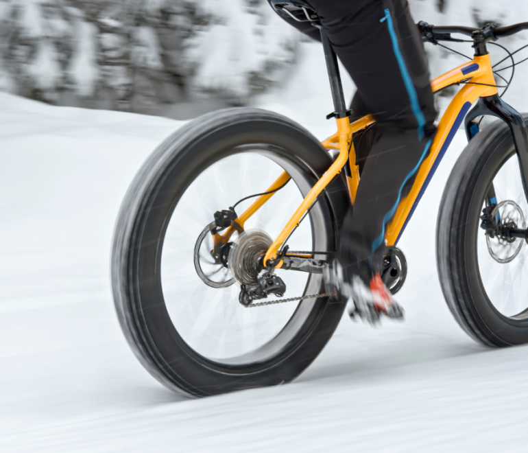 Sentiers de vélos à pneus surdimensionnés (Fatbike)